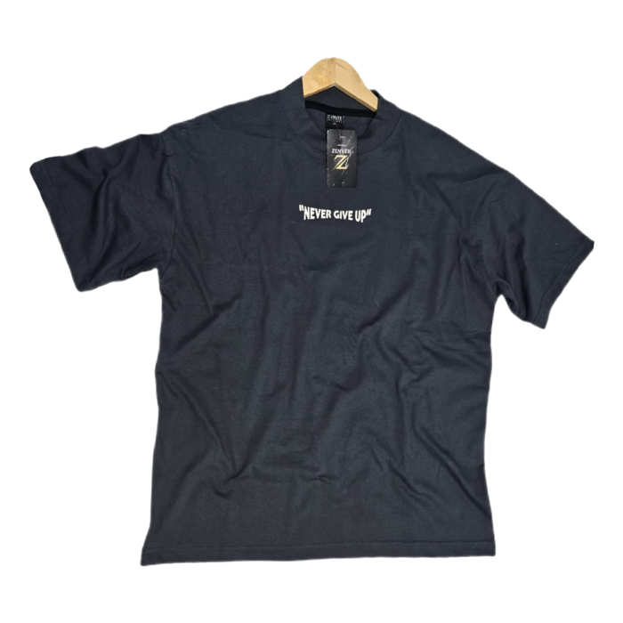 Remera de algodón con estampa NEVER GIVE UP - Negro